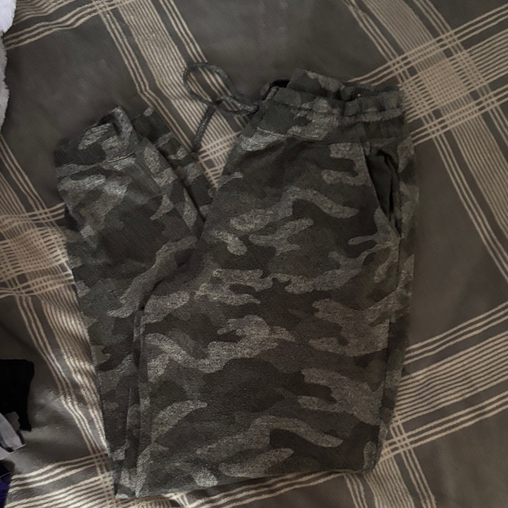 Women's Camouflage Ankle Pants